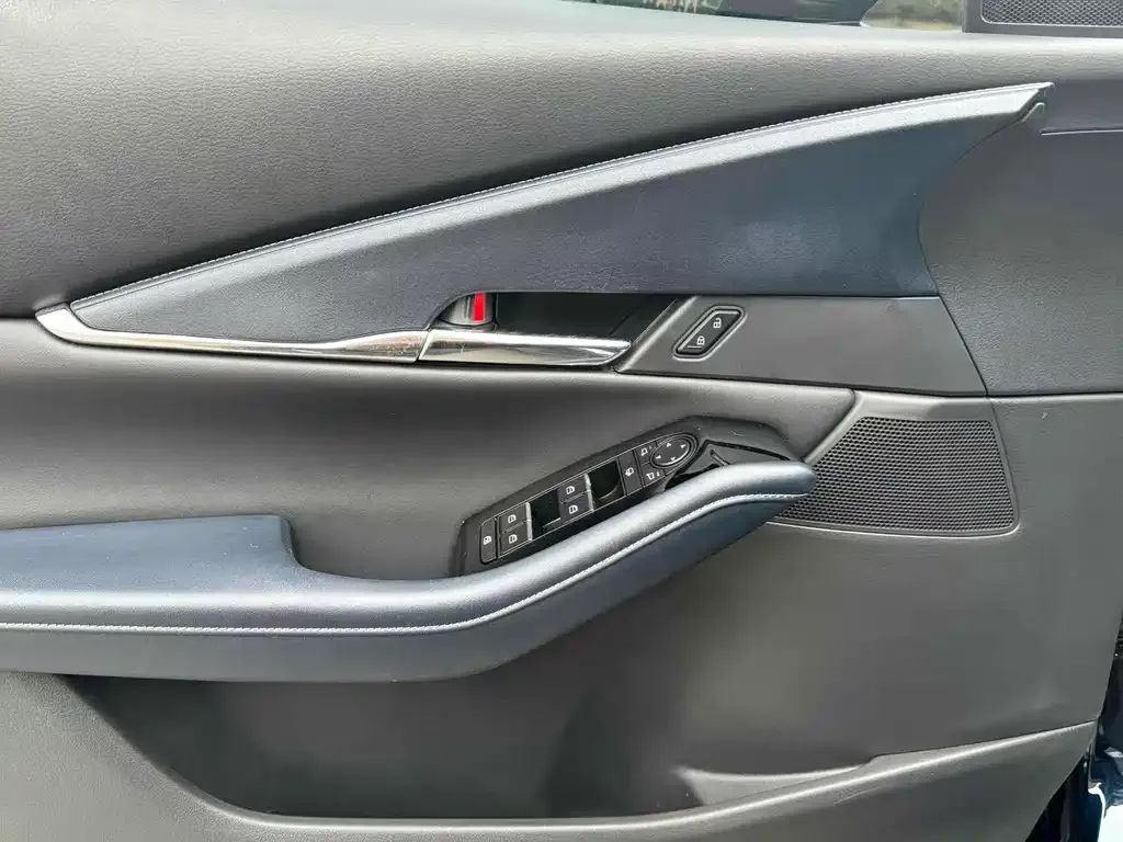 Mazda CX-30 — фото 2
