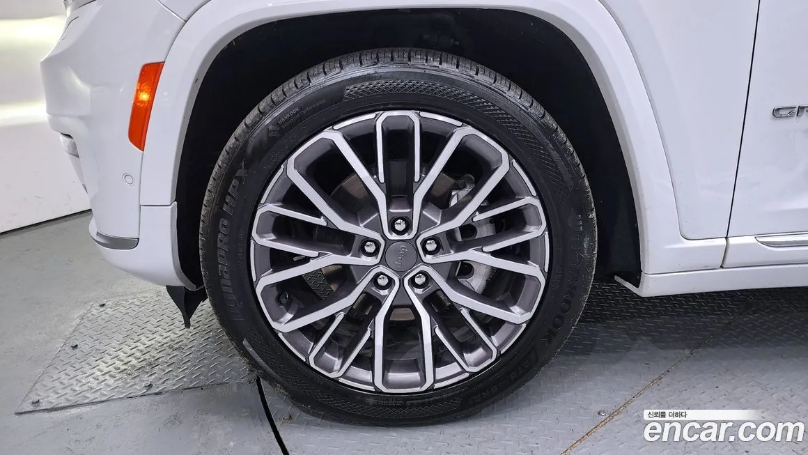 Jeep Cherokee — фото 4