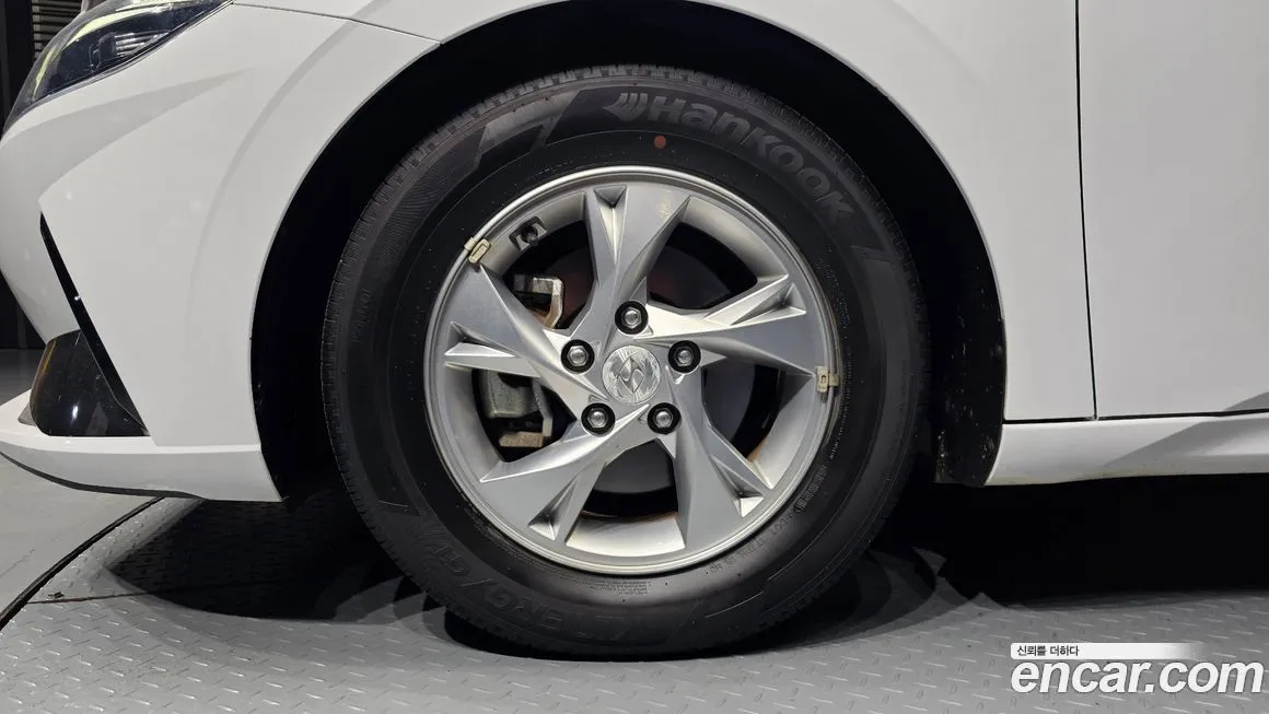 Hyundai AVANTE — фото 3