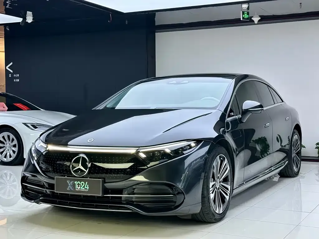 Mercedes-Benz EQS — фото 1