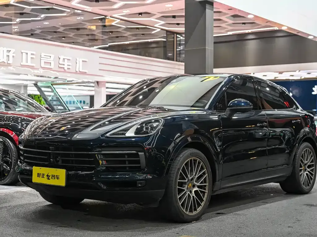 Porsche Cayenne — фото 1