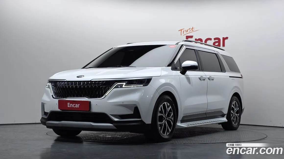 Kia Carnival — фото 1