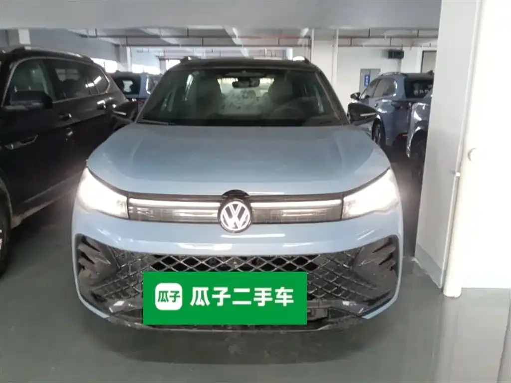Volkswagen Tiguan L — фото 2