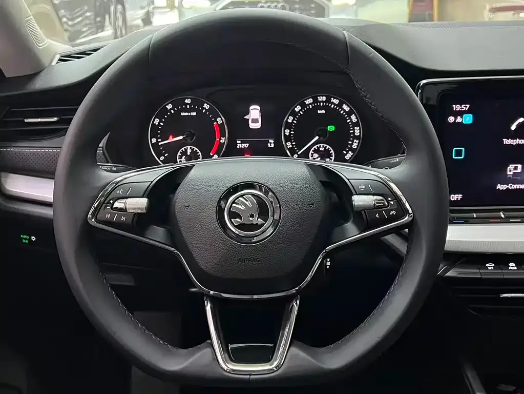 Skoda Octavia — фото 3