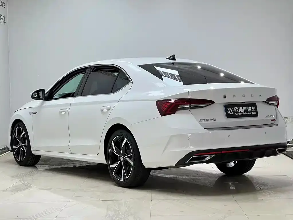 Skoda Octavia — фото 5