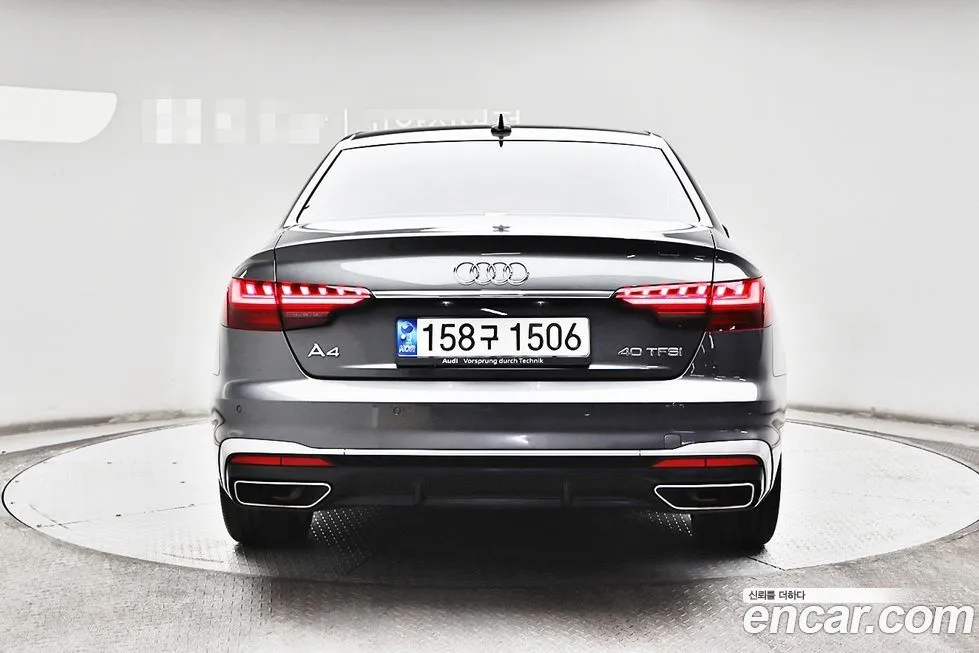 Audi A4 — фото 8