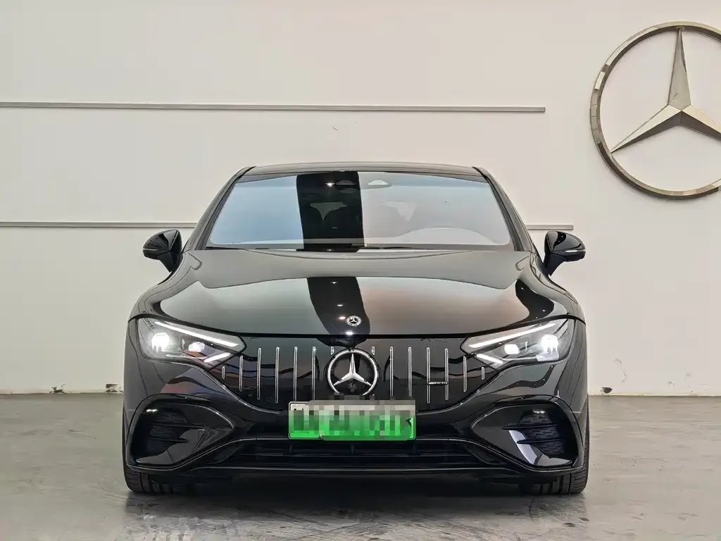 Mercedes-Benz EQE AMG — фото 5