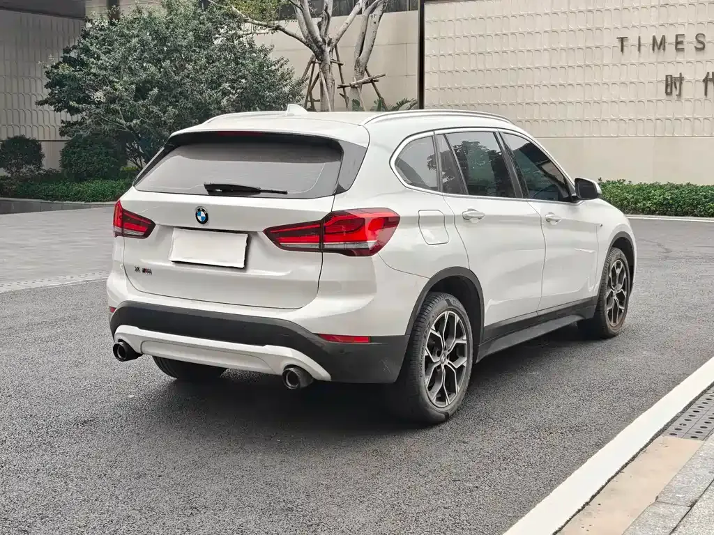 BMW X1 — фото 3