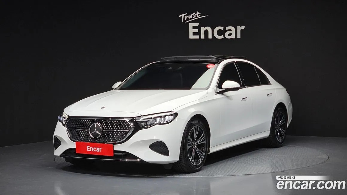 Mercedes-Benz E-Class — фото 1