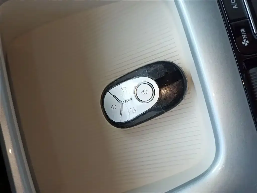Geely Starburst — фото 2