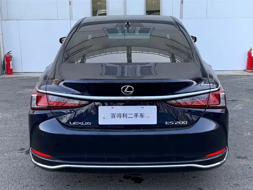 Lexus ES — фото 9