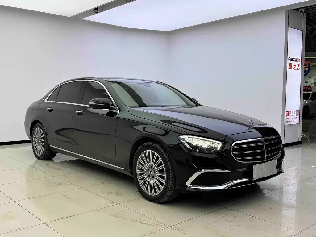 Mercedes-Benz E-Class — фото 4