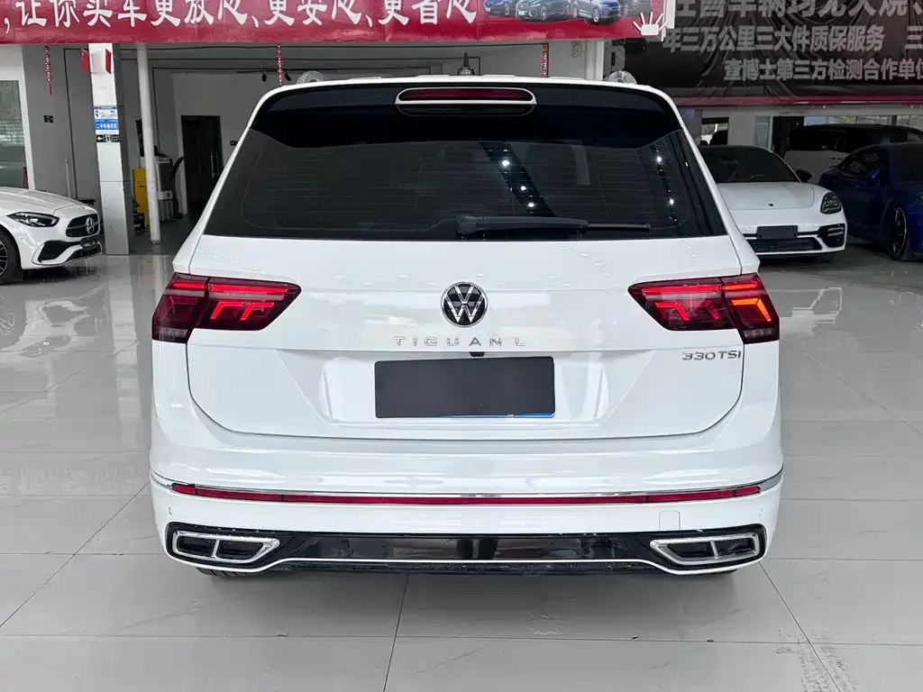 Volkswagen Tiguan L — фото 9
