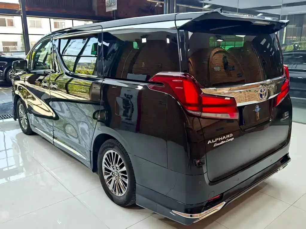 Toyota Vellfire — фото 9