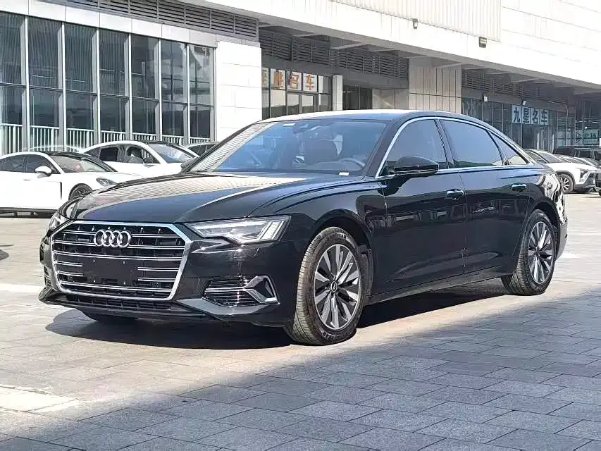 Audi A6L — фото 1