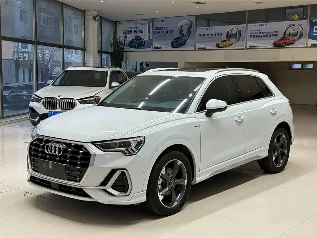 Audi Q3 — фото 1