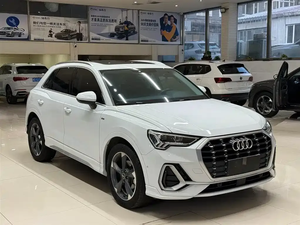 Audi Q3 — фото 10