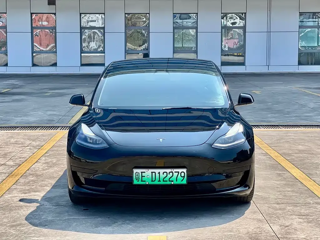 Tesla Model 3 — фото 8