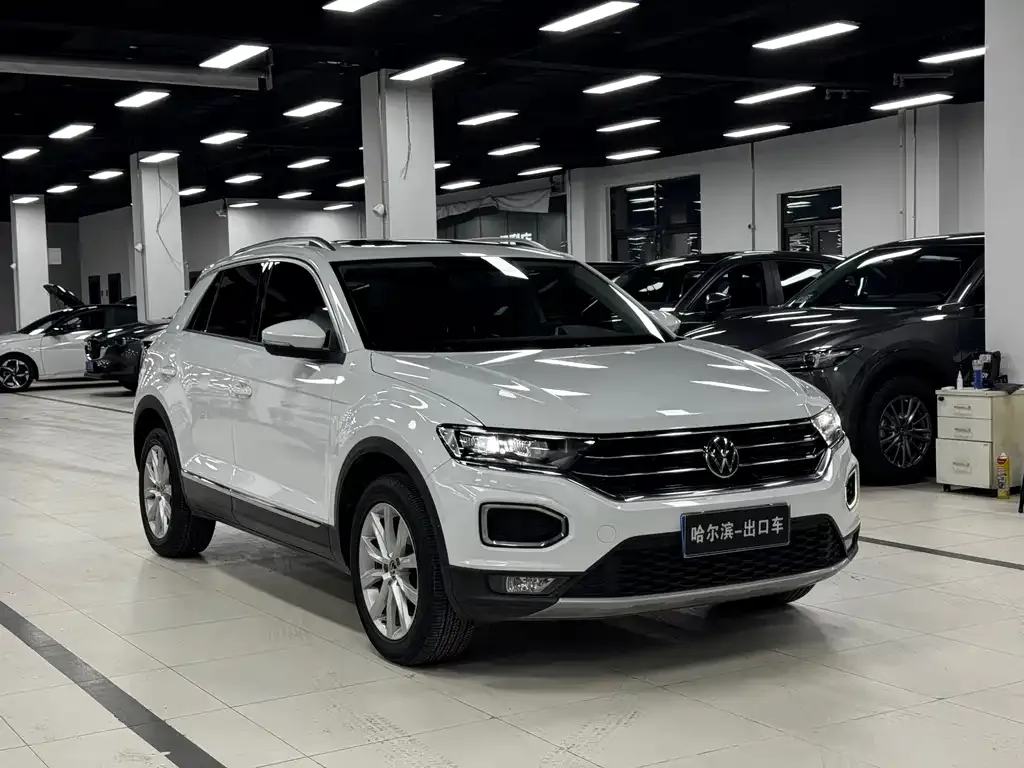 Volkswagen T-Roc — фото 9