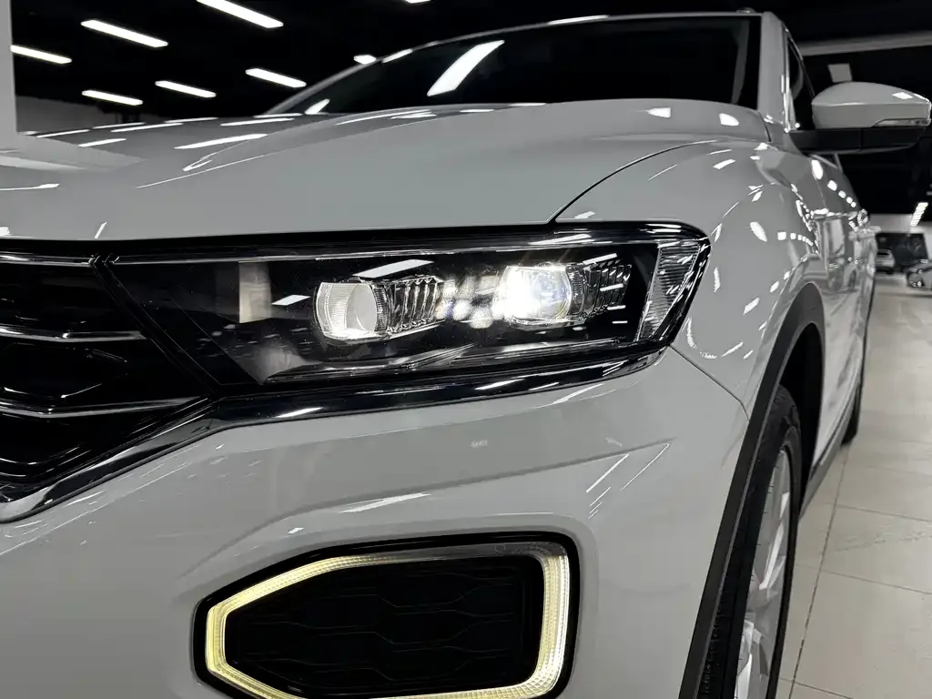 Volkswagen T-Roc — фото 3