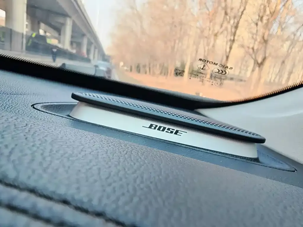 Roewe iMAX8 — фото 2