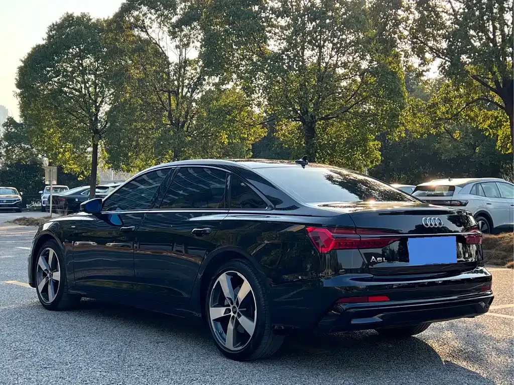Audi A6L — фото 2