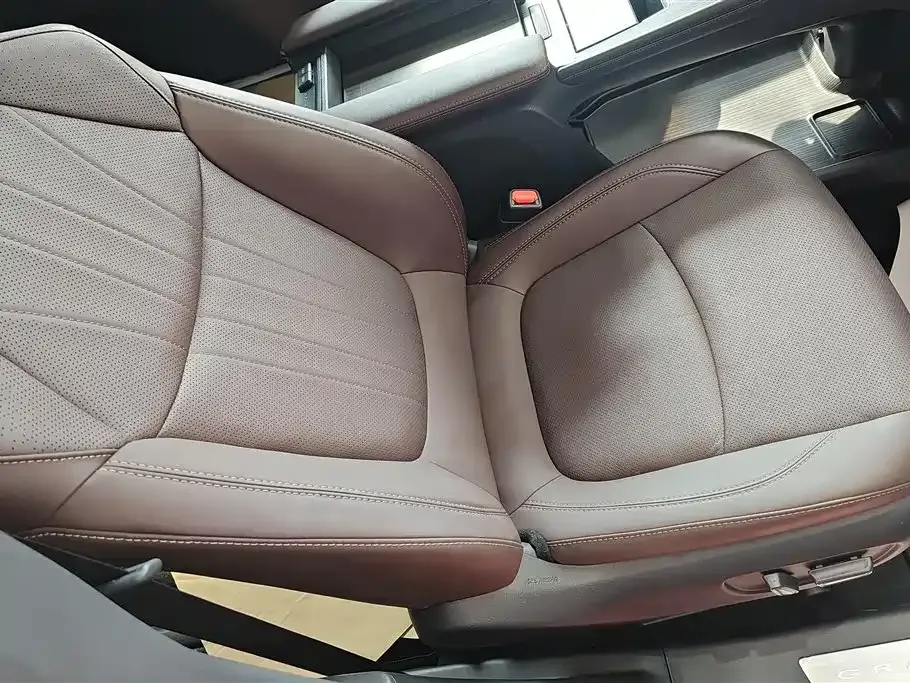 Toyota Granvia — фото 8