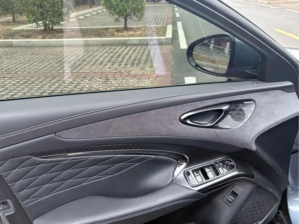 BYD Seal — фото 7