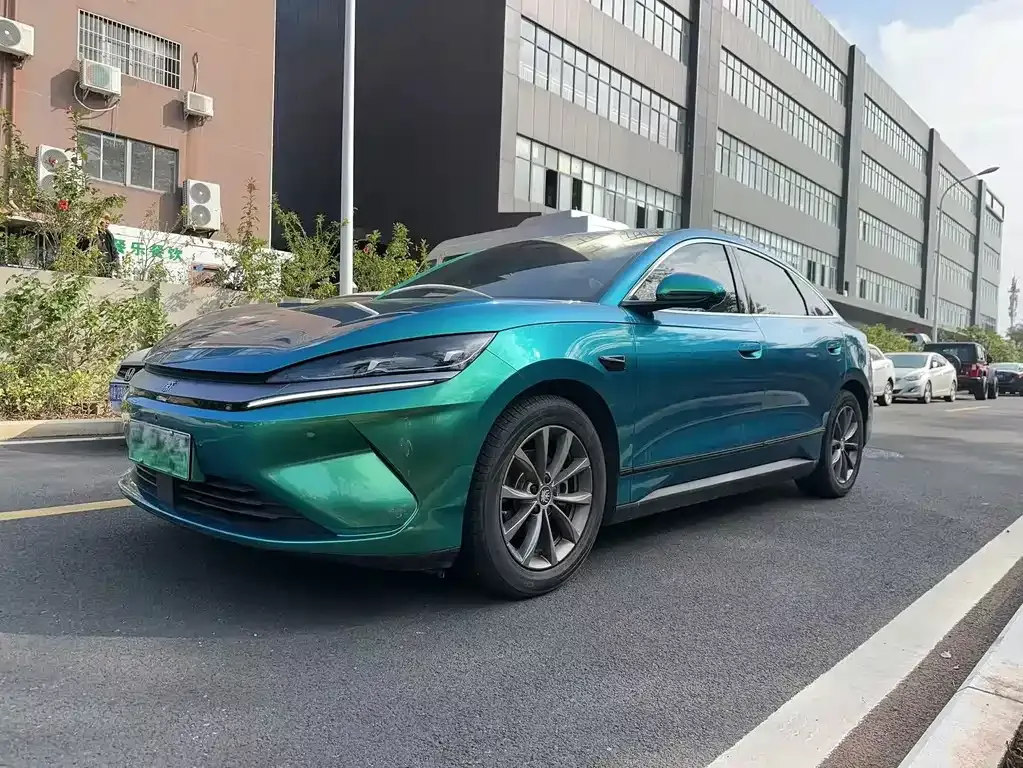 BYD Qin L — фото 1