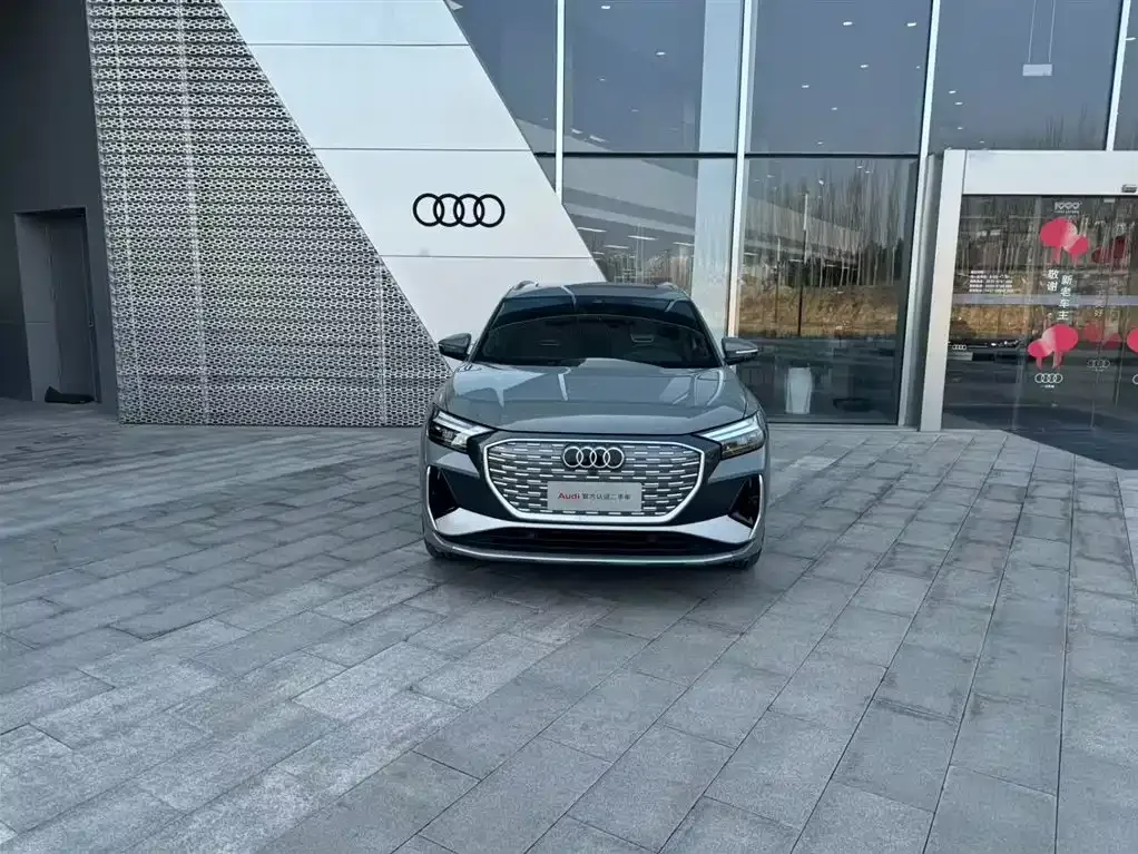 Audi Q4 e-tron — фото 6