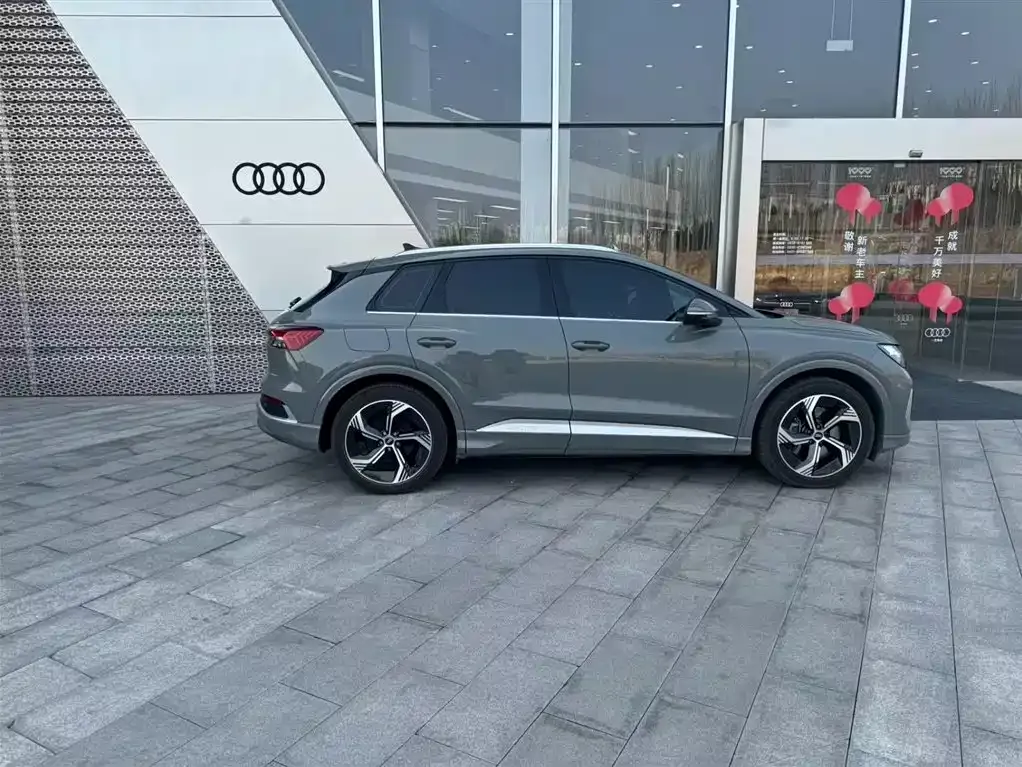 Audi Q4 e-tron — фото 5