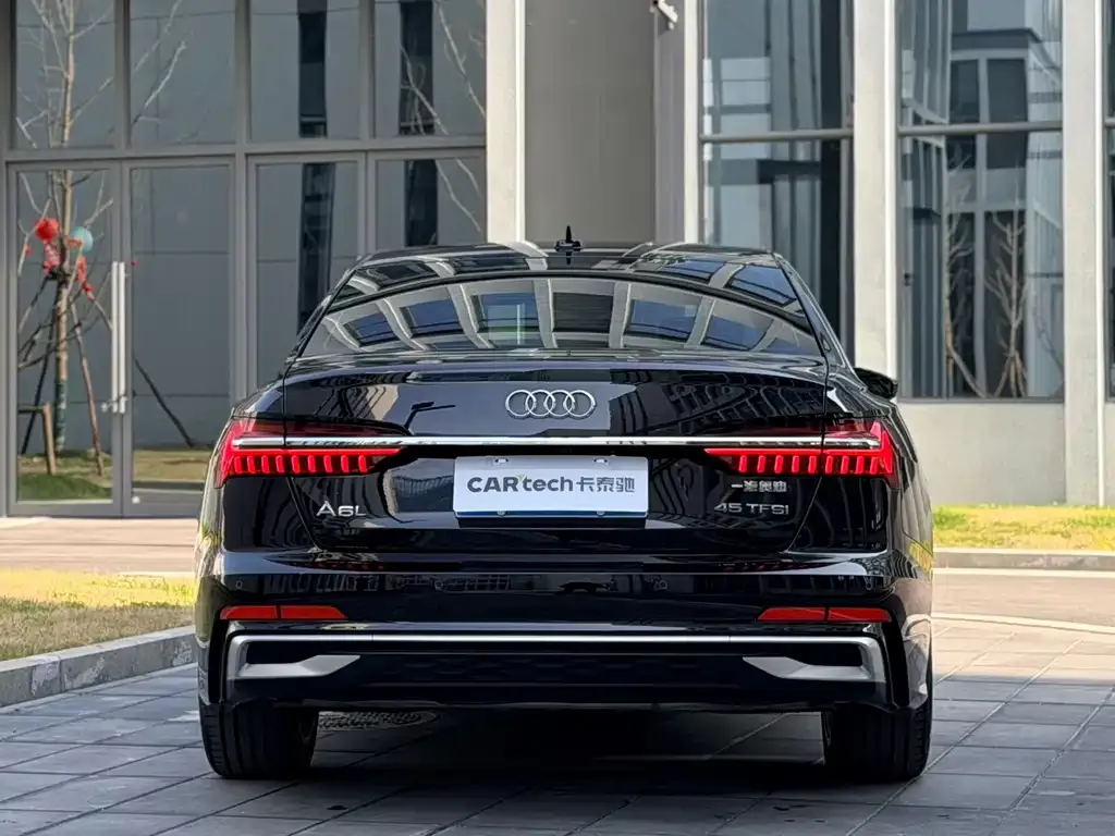 Audi A6L — фото 5