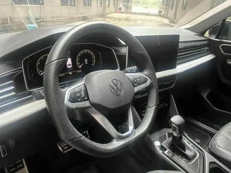 Volkswagen Tiguan L — фото 5