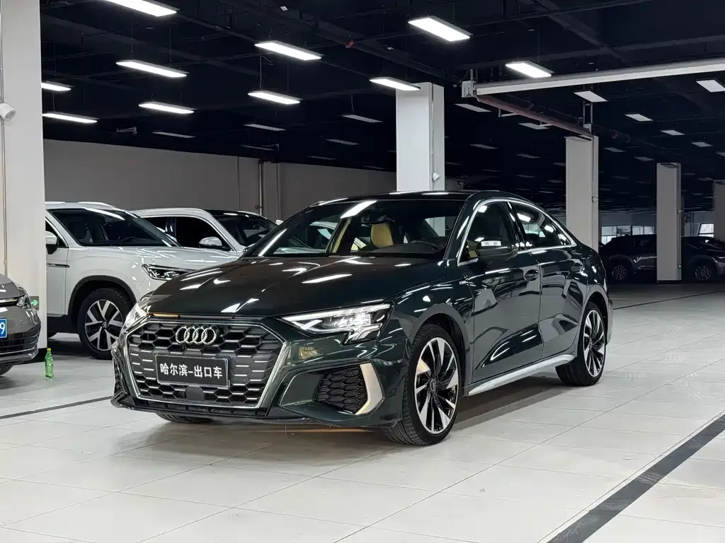 Audi A3 — фото 1