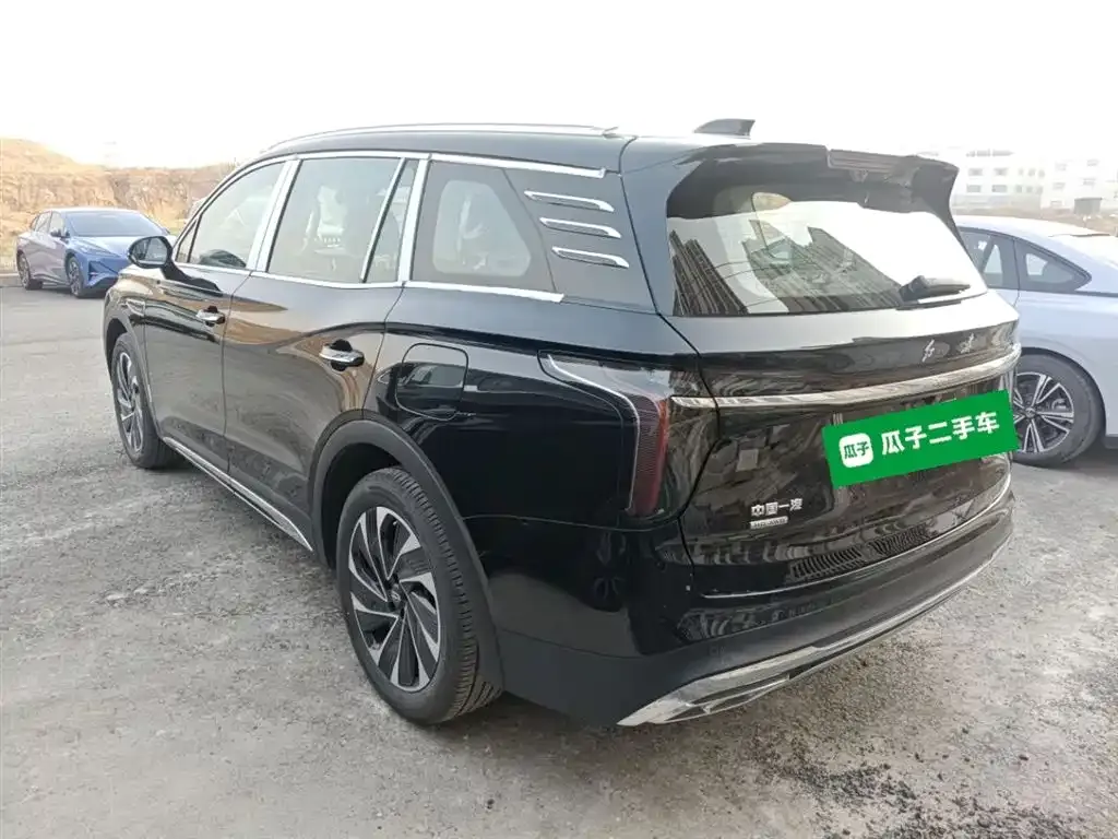 Hongqi HS7 PHEV — фото 8