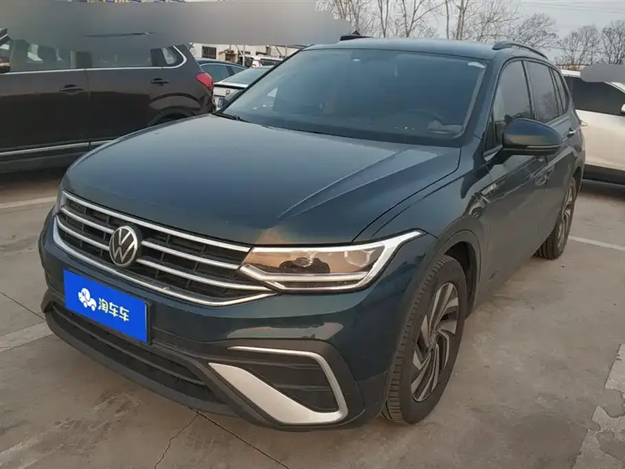 Volkswagen Tiguan L — фото 1