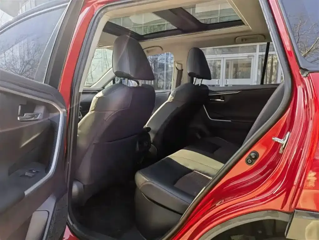 Toyota RAV4 Prime — фото 9
