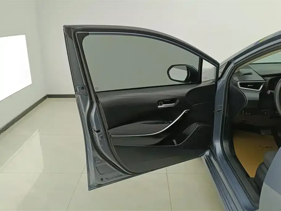 Toyota Corolla — фото 2