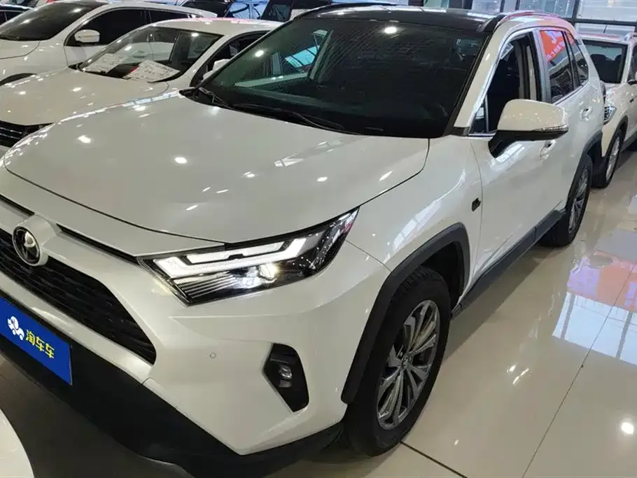 Toyota RAV4 — фото 1