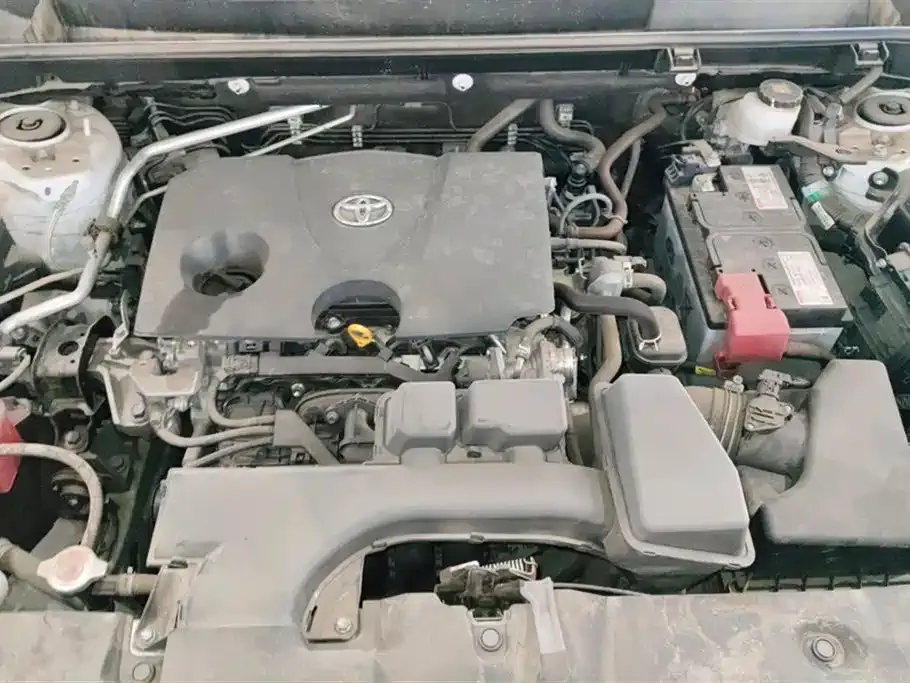 Toyota RAV4 — фото 8