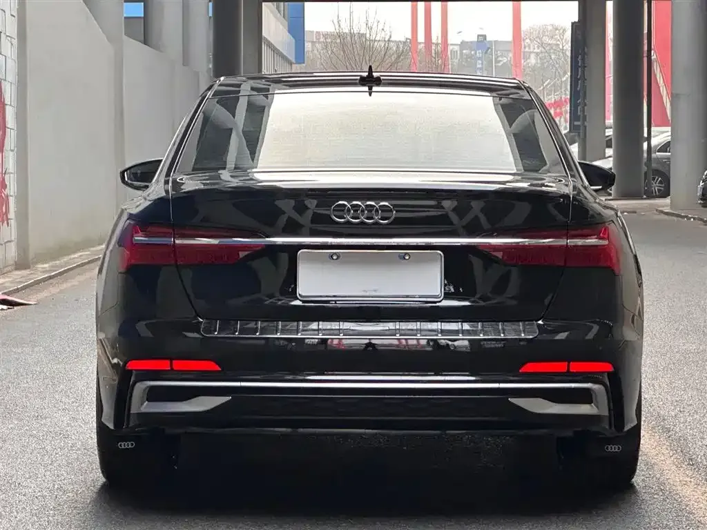 Audi A6L — фото 2