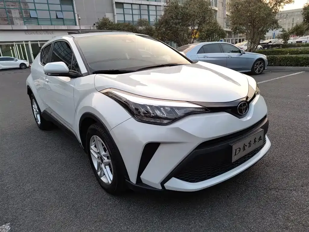Toyota C-HR — фото 9