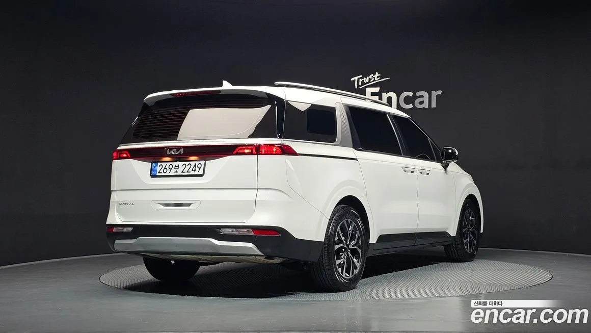 Kia Carnival — фото 3