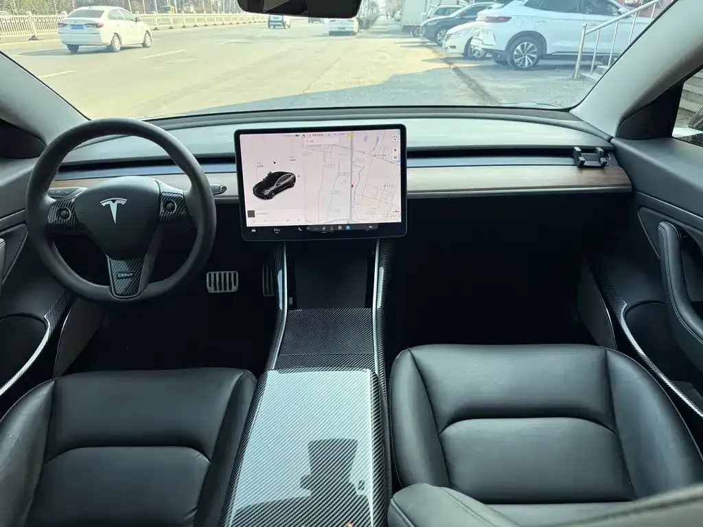 Tesla Model 3 — фото 4