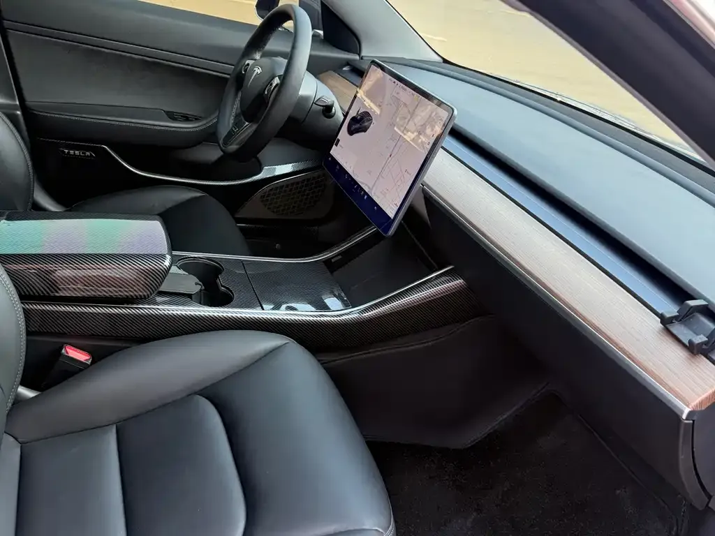 Tesla Model 3 — фото 2