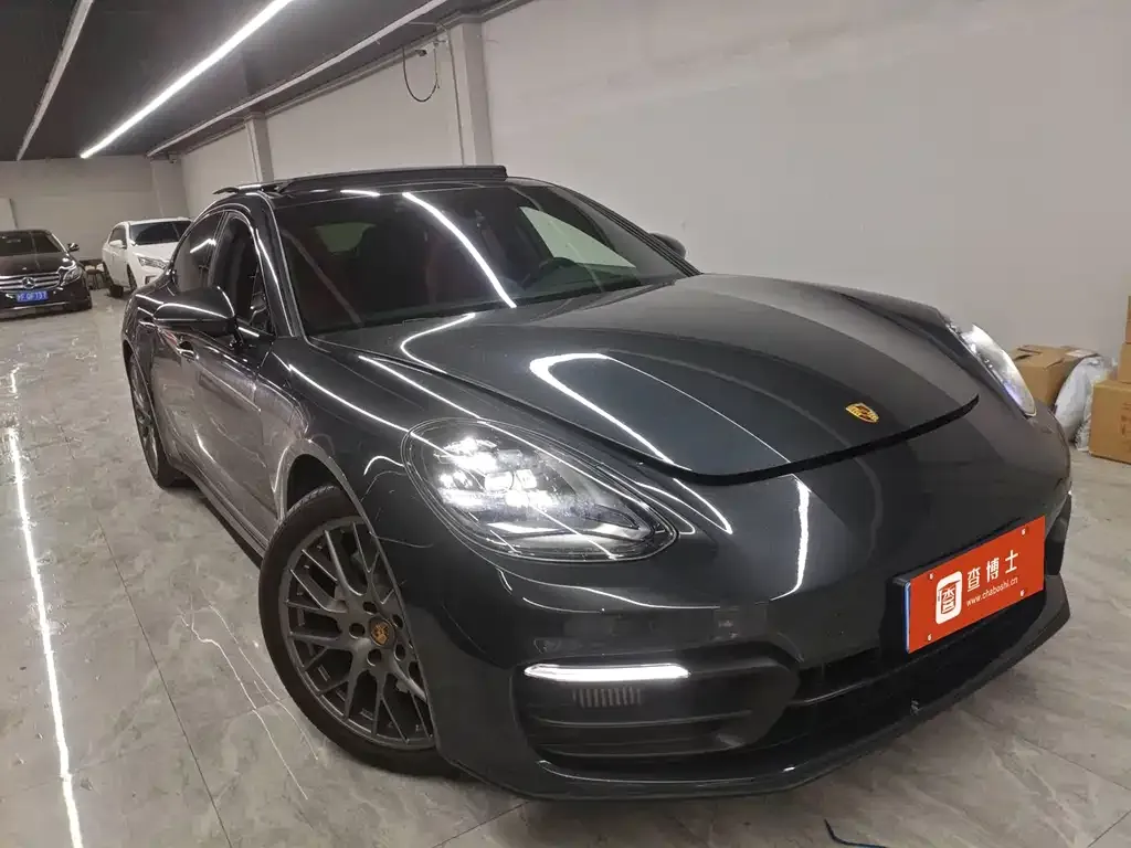 Porsche Panamera — фото 1