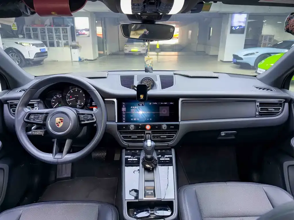 Porsche Macan — фото 10
