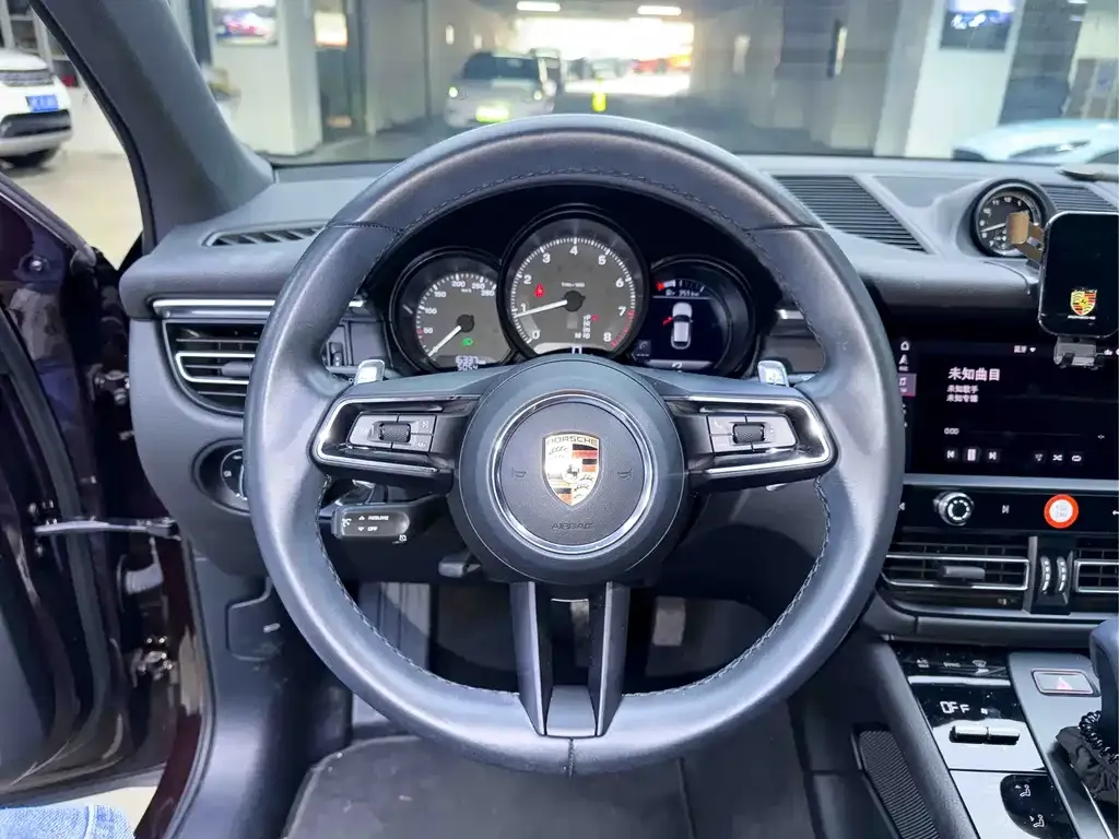 Porsche Macan — фото 4