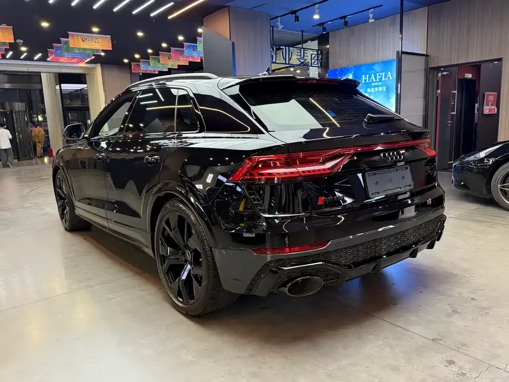 Audi RS Q8 — фото 2