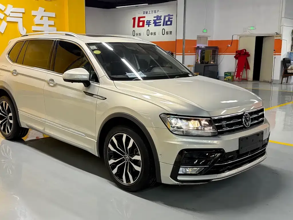 Volkswagen Tiguan L — фото 4